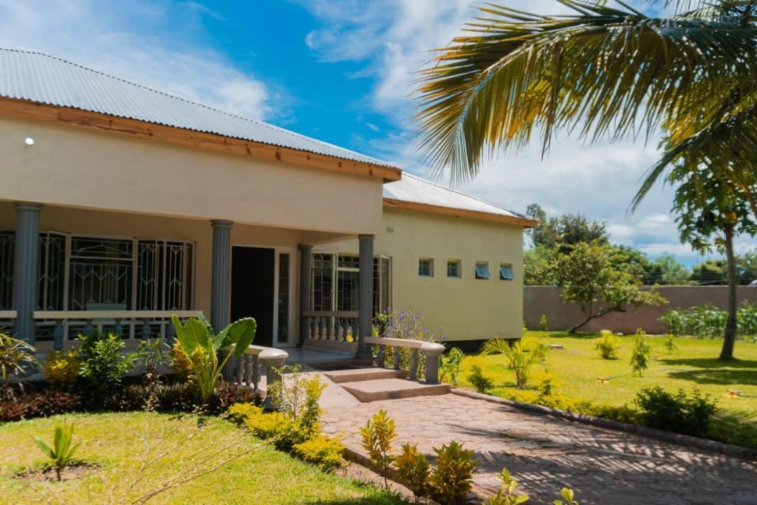 Adams Lodges Ltd Mangochi Dış mekan fotoğraf